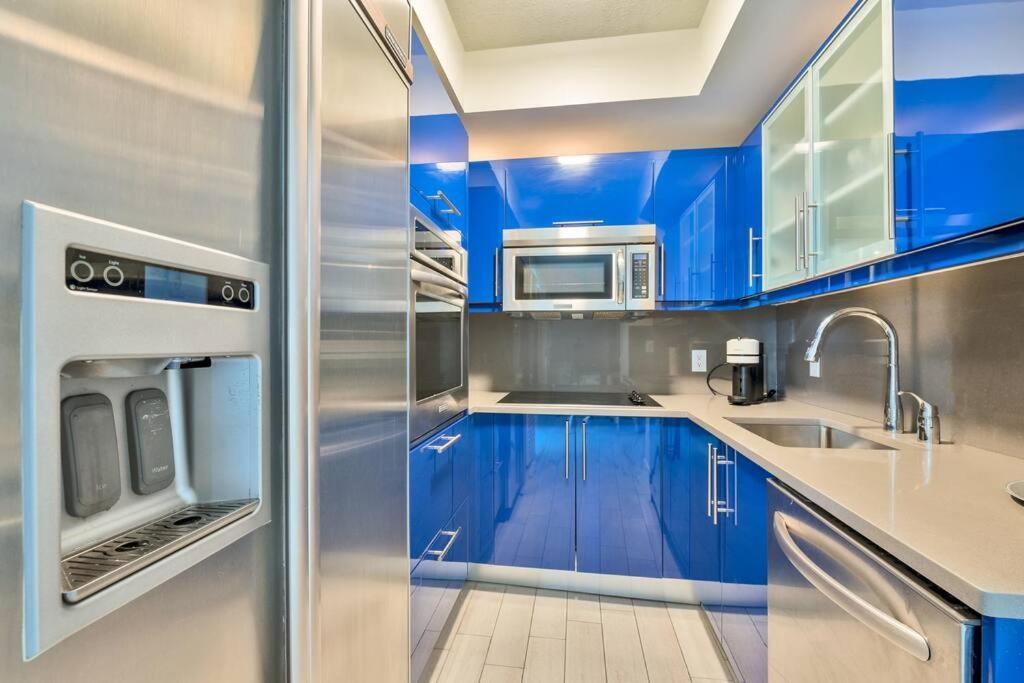 1 Bedroom With Ocean And City Views! 포트 로더데일 외부 사진