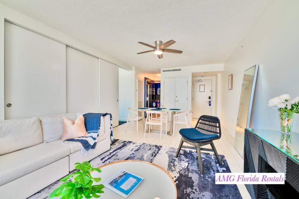 1 Bedroom With Ocean And City Views! 포트 로더데일 외부 사진