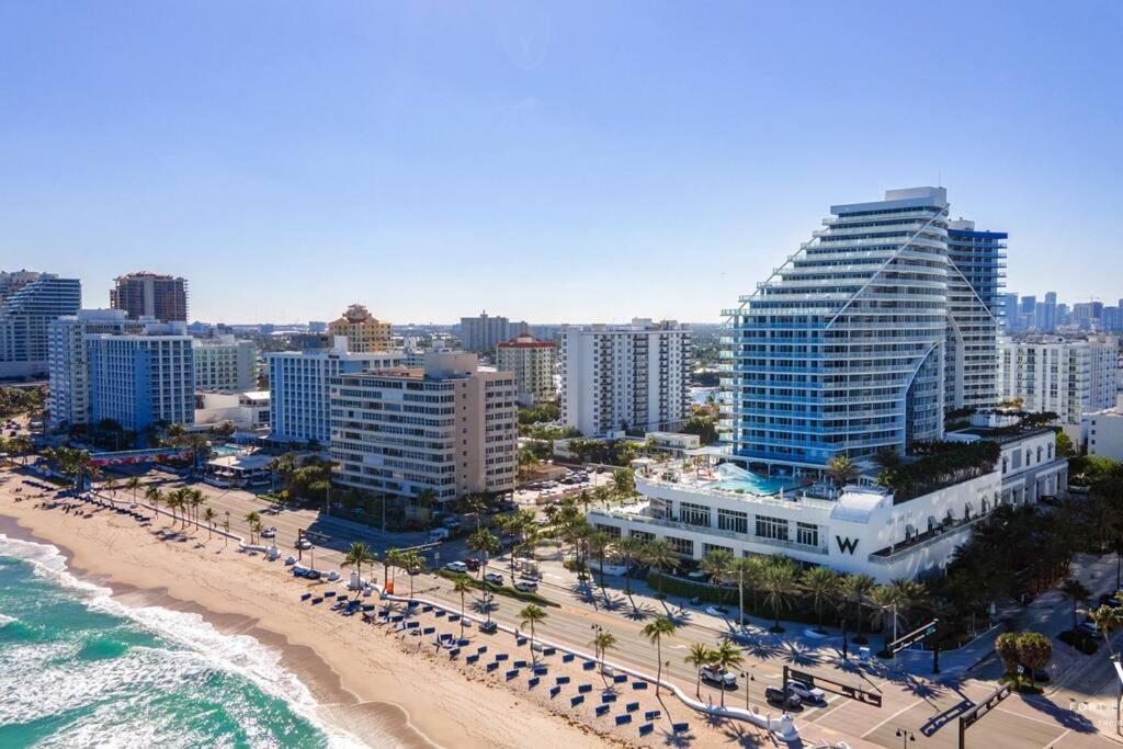 1 Bedroom With Ocean And City Views! 포트 로더데일 외부 사진